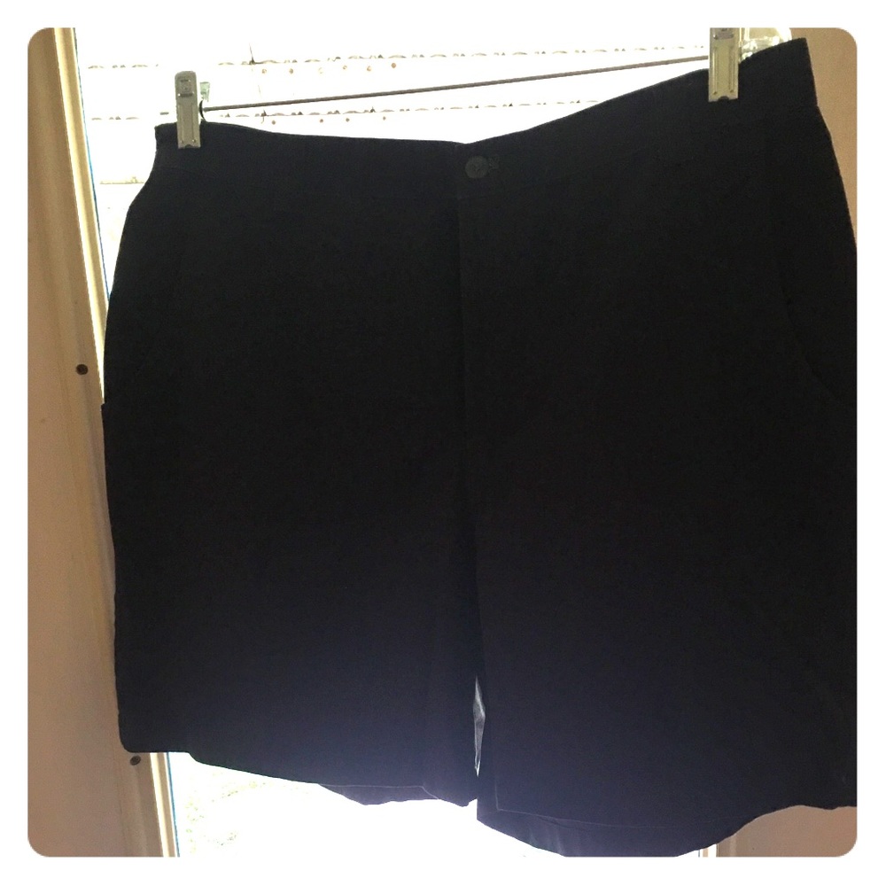 🌺GUC LEE CASUAL NAVY SHORTS SIZE 18 MED 🌺